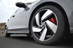 Volkswagen Golf GTI alloy wheel