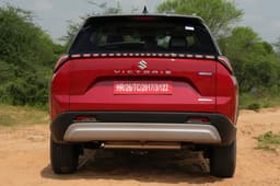 Maruti Suzuki Victoris in field 