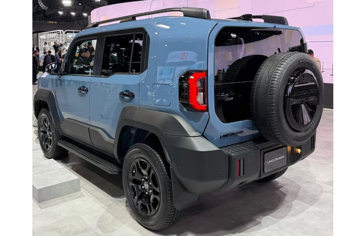 Toyota Land Cruiser FJ rear design