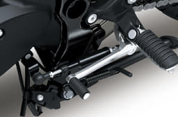A bi-directional Kawasaki Quick Shifter (KQS) has also been added.