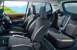 Suzuki XBEE interior space