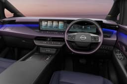 Fourth-generation Nissan Elgrand dashboard