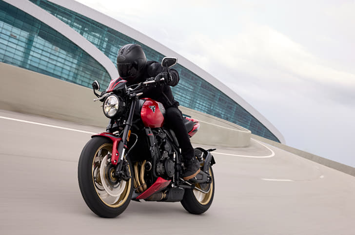 Triumph Trident 800 front three fourth cornering shot.