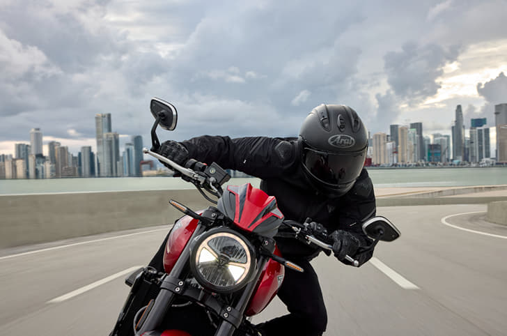 Triumph Trident 800 cornering shot from front profile.