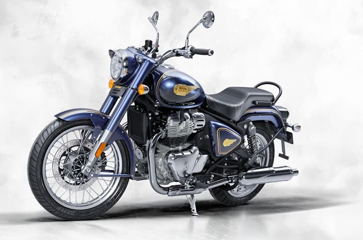 Royal Enfield Bullet 650 Twin Blue front three quarter