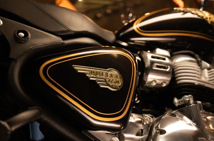 Royal Enfield Bullet 650 Twin side panel