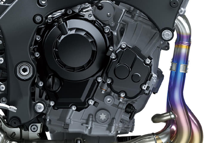 The 998cc inline-four engine is now Euro5+ compliant.