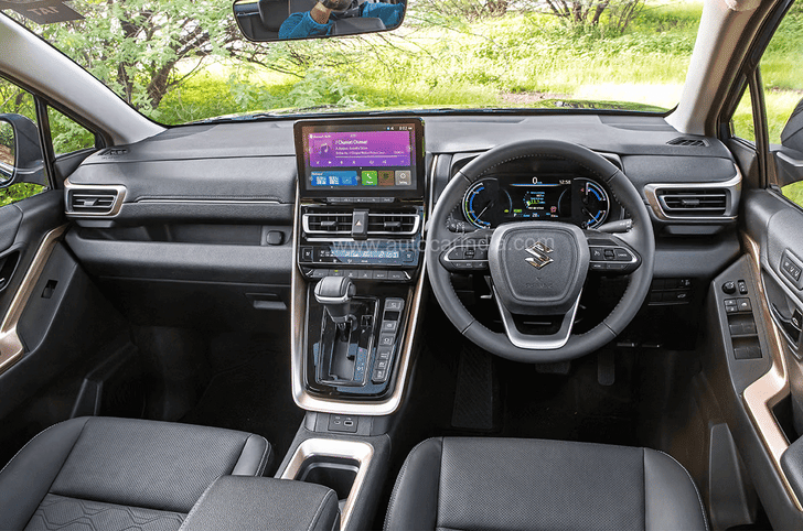 Maruti Invicto dashboard