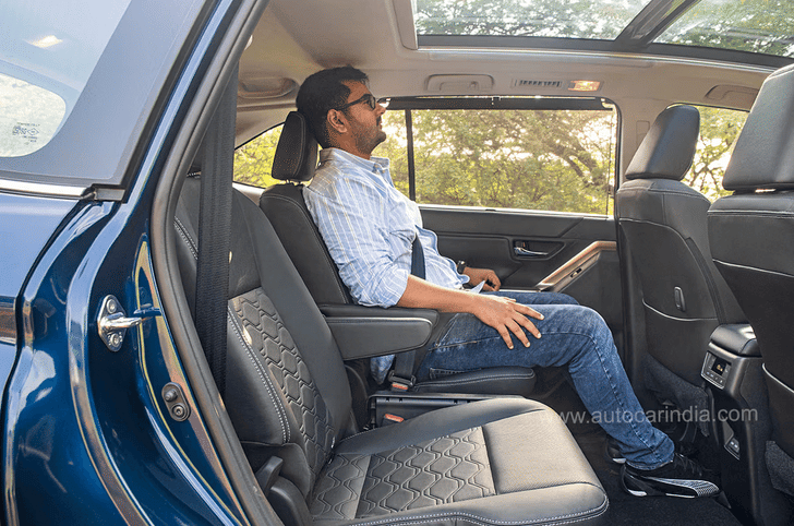Maruti Invicto seats