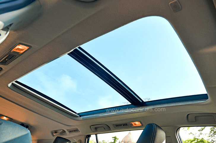 Maruti Invicto panoramic sunroof