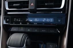 Maruti Invicto HVAC