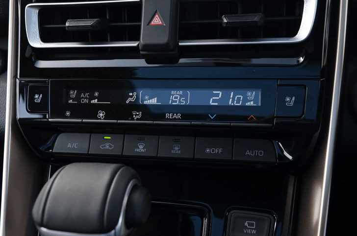 Maruti Invicto HVAC