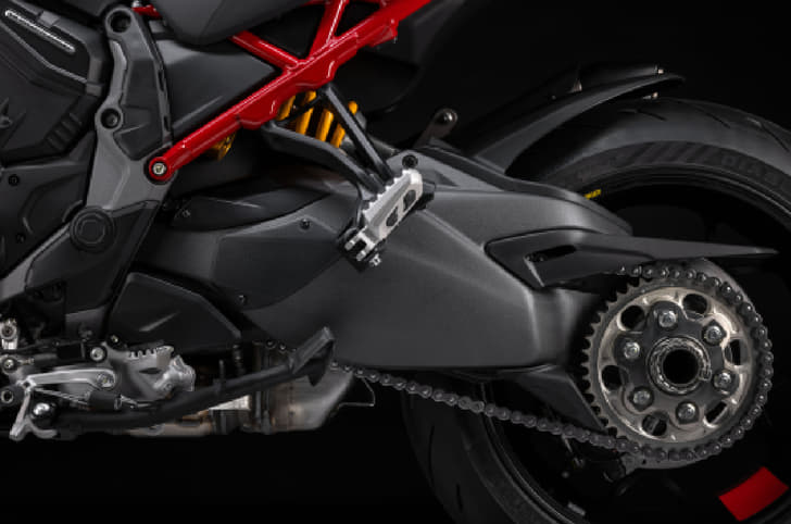 The riding position has been made more aggressive with footpegs positioned higher and further back.