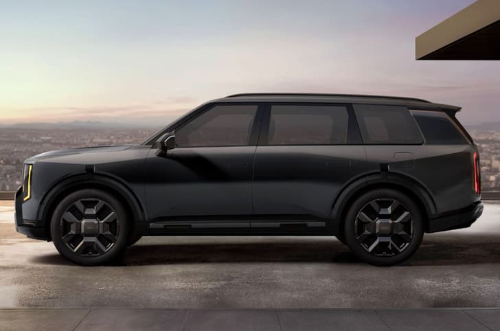 New Kia Telluride side profile