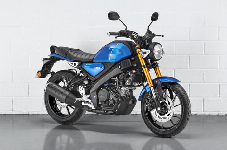 Yamaha XSR155 Blue front three quarter