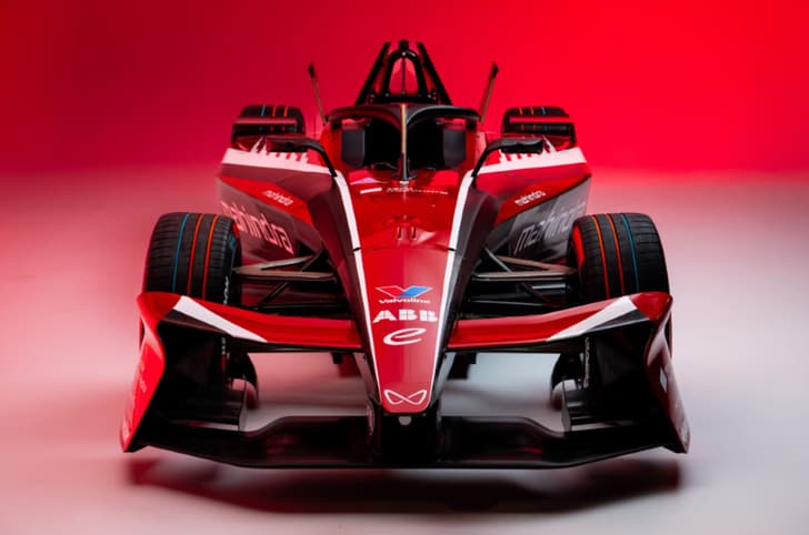 Mahindra M12Electro front head on