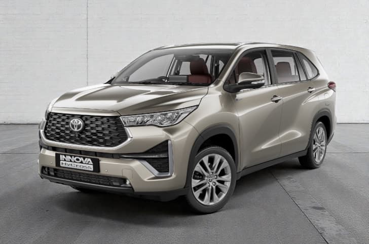 Toyota Innova Hycross Avant Garde Bronze Metallic colour