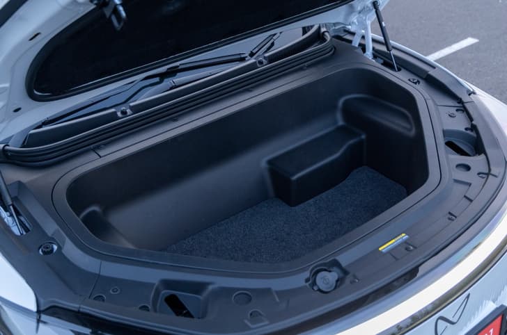 Mahindra XEV 9S frunk