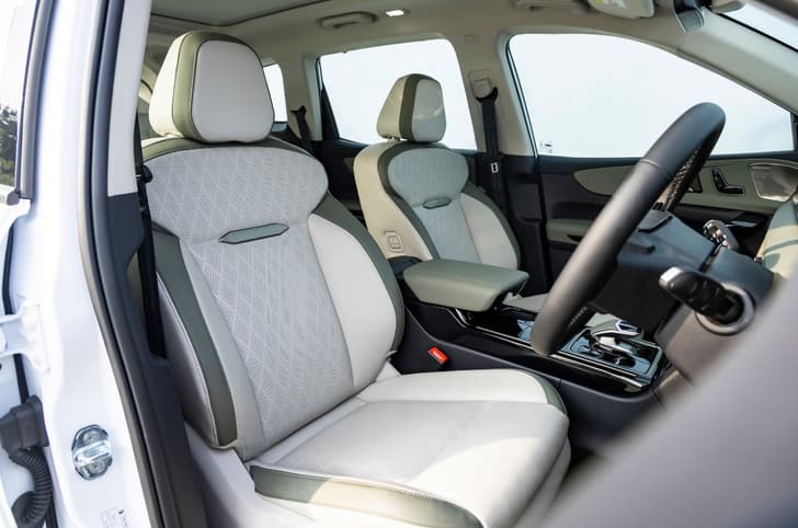 Mahindra XEV 9S front seats