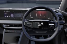 Mahindra XEV 9S steering wheel 