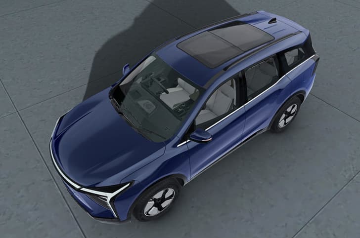 mahindra xev 9s in studio