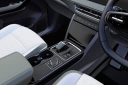 mahindra xev 9s in studio