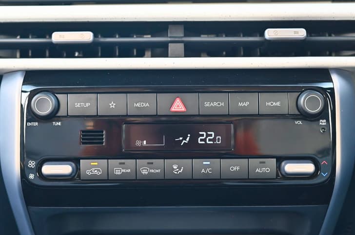 Hyundai Venue AC control panel