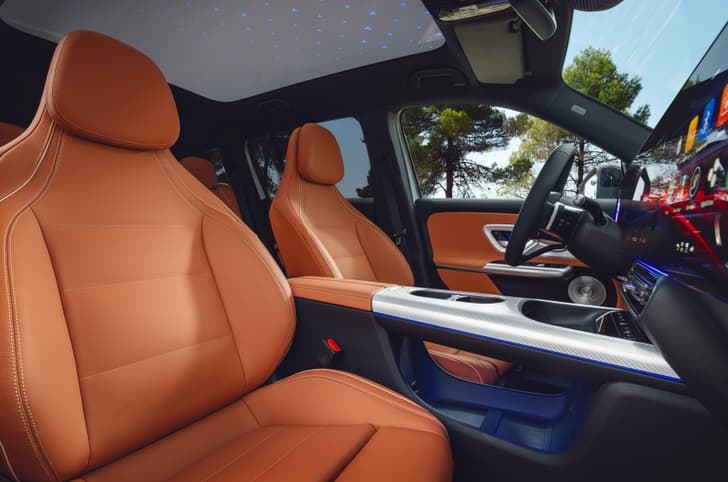 2025 mercedes benz glb in studio