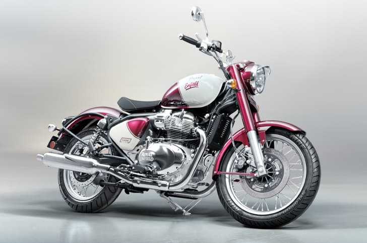 Royal Enfield Classic 650 red colour front right static in studio