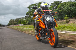 The 399cc single-cylinder, liquid-cooled engine makes 46hp and 39Nm.