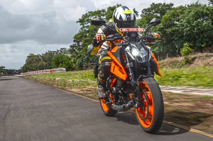 The 399cc single-cylinder, liquid-cooled engine makes 46hp and 39Nm.