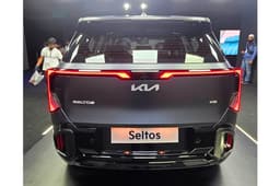 2026 Kia Seltos Gravity Grey rear head on 