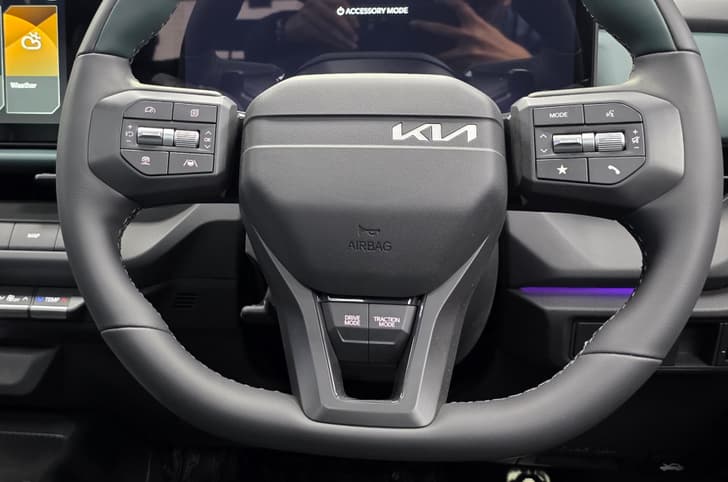2026 Kia Seltos steering wheel
