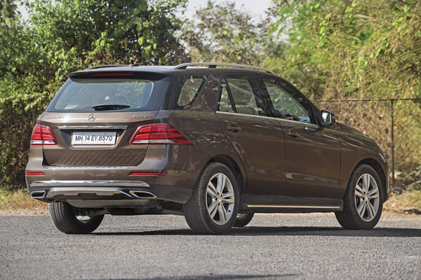 Mercedes GLE 350d vs BMW X5 30d comparison