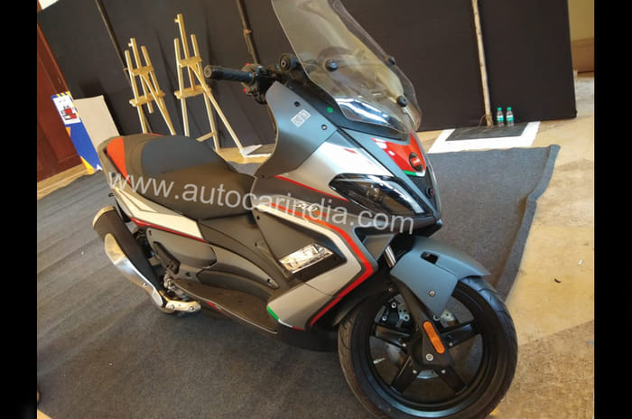 Aprilia GPR 150, SR Max 300 seen in India