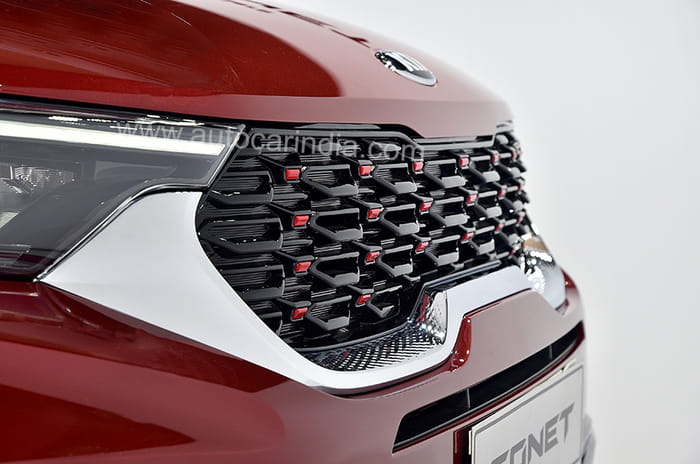 Kia Sonet compact SUV revealed