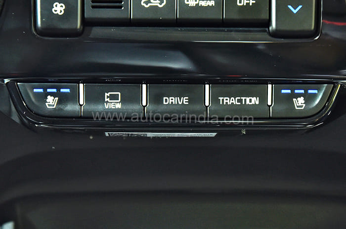 Kia Sonet compact SUV revealed