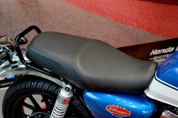 Honda-CB350-seat