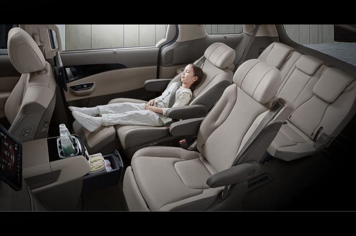 2021 Kia Carnival interior revealed