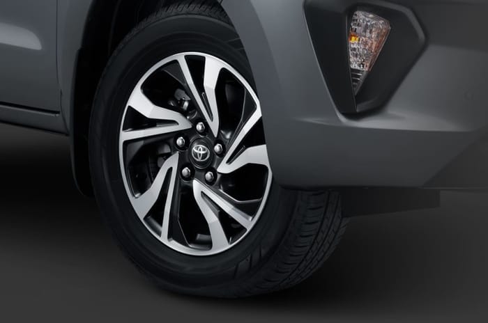 2021 Toyota Innova Crysta facelift revealed