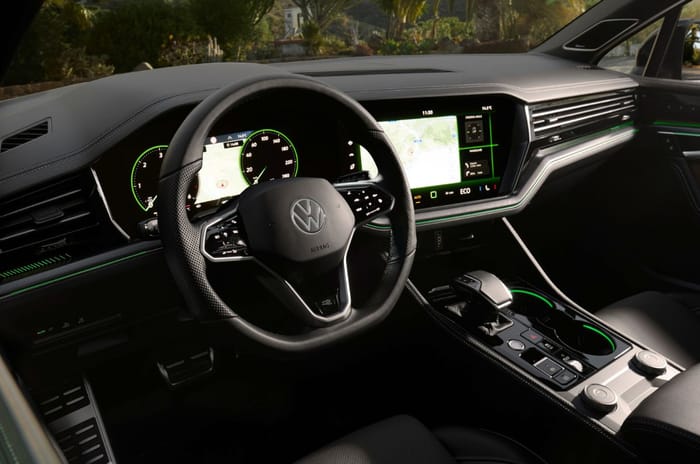 Volkswagen Touareg facelift revealed