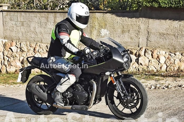 Triumph Thruxton 400 spotted; based on Speed 400