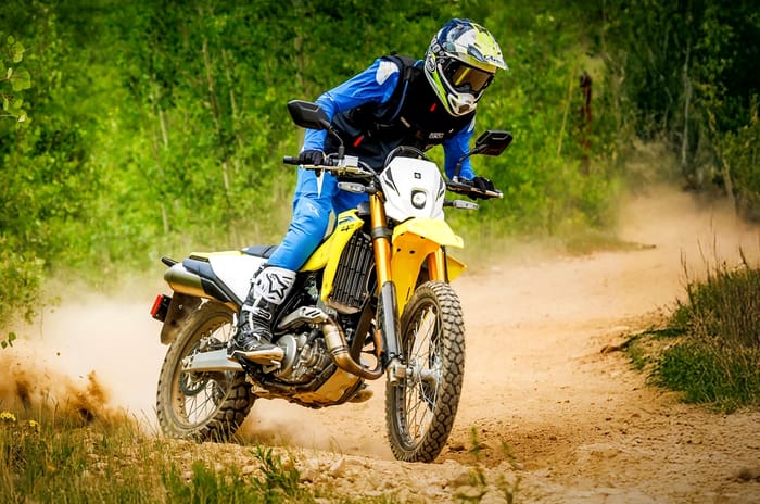 Suzuki DR-Z4S, DR-Z4SM debut new 398cc engine