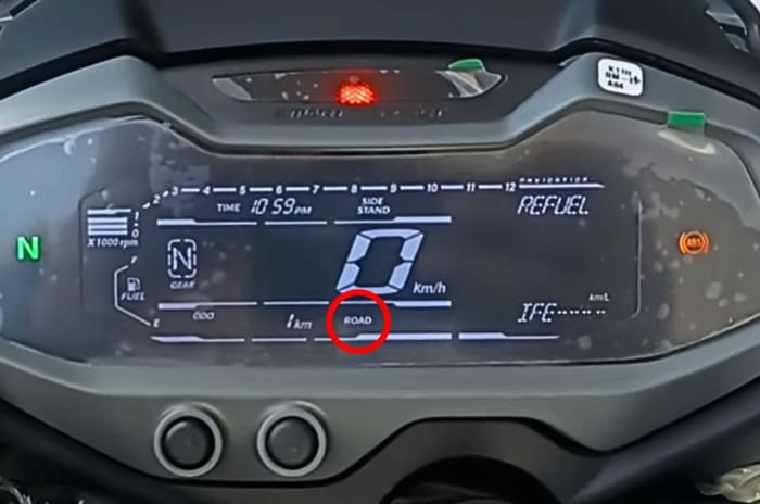 Updated Bajaj Pulsar NS160 spotted at dealership