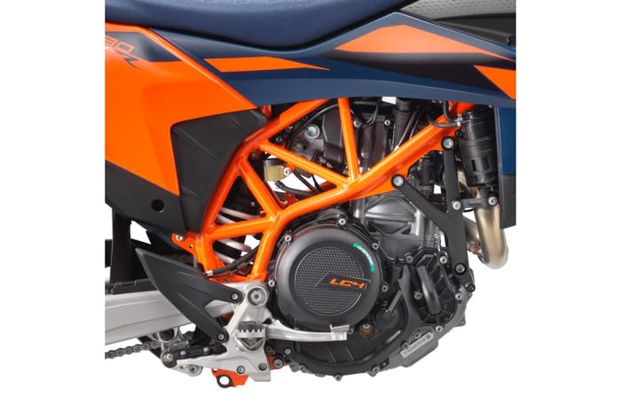 2026 KTM 690 Enduro R, 690 SMC R unveiled