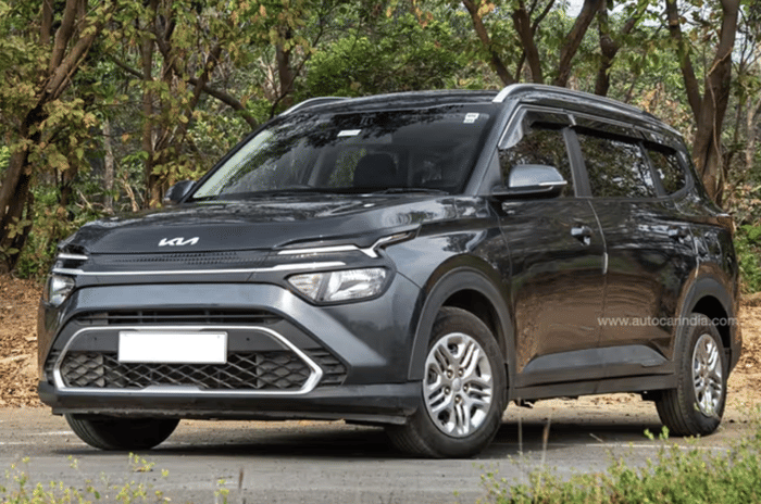 Kia Carens Kia Carens grey color