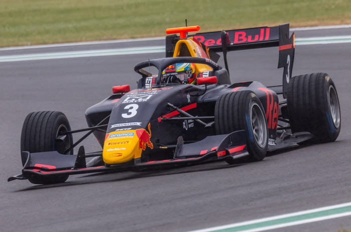 Arvid Lindblad racing at Silverstone