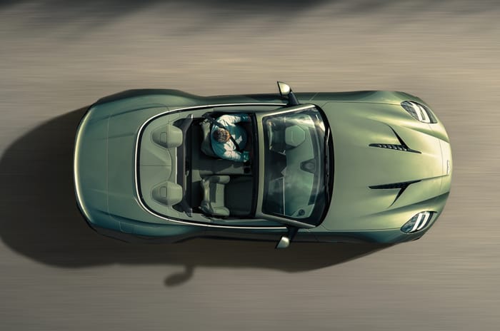 Aston Martin Vanquish Volante top