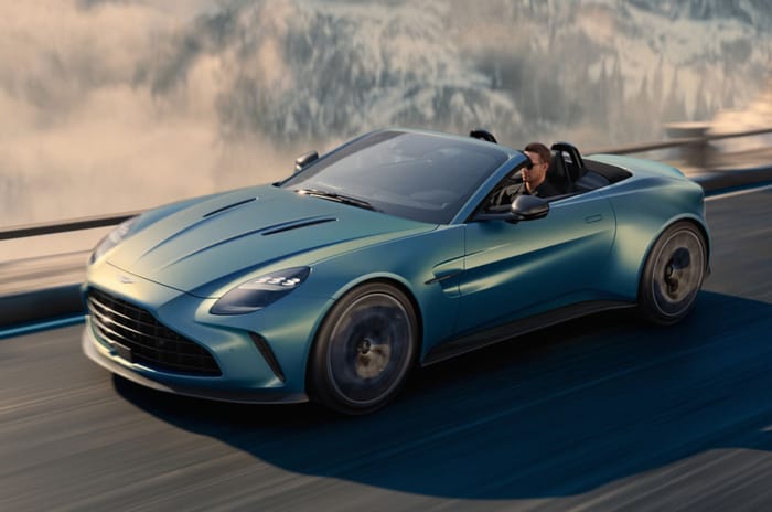 Aston Martin Vantage Roadster 2025 front action Aston Martin Vantage Roadster 2025 front action