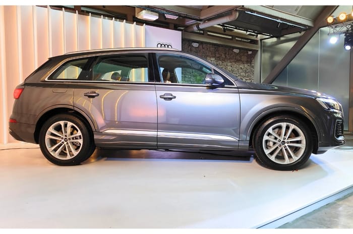 2025 Audi Q7 facelift side 2025 Audi Q7 facelift side